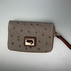 Tan Wallet in excellent condition